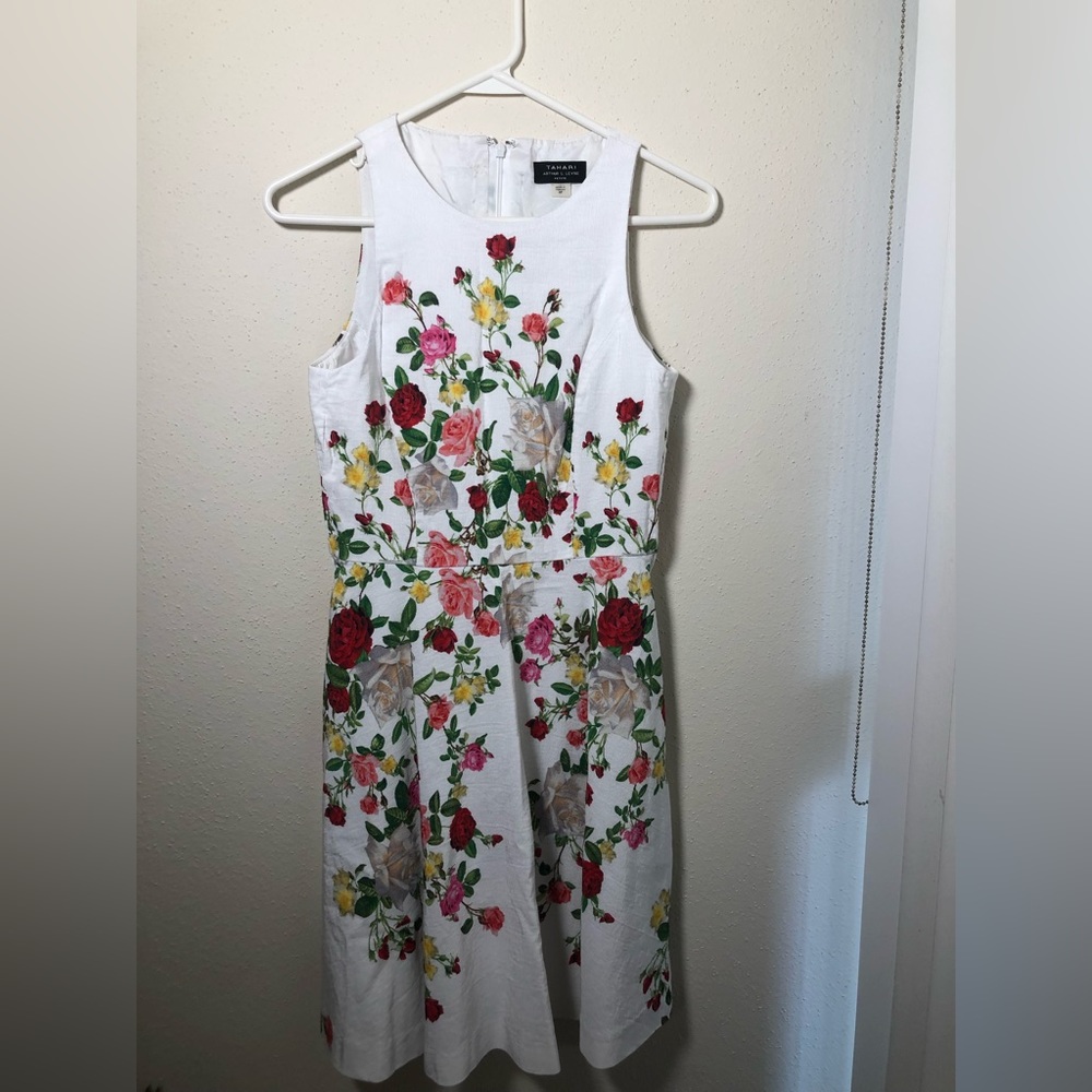 TAHARI Arthur S. Levine Floral Dress Size 4P